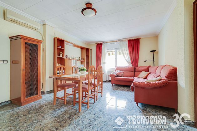 Foto 1 de Casa adossada en venda a Ca n'Anglada de 8 habitacions amb terrassa i garatge