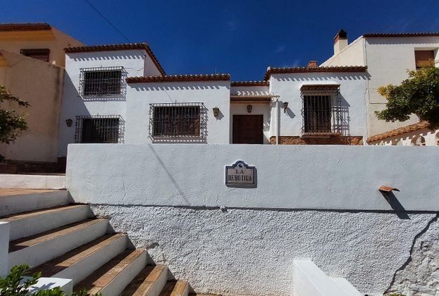Foto 2 de Xalet en venda a calle Almirez de 4 habitacions amb terrassa i jardí