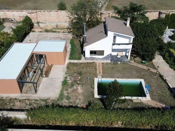 Foto 1 de Casa en venda a Valdespartera - Arcosur de 5 habitacions amb terrassa i piscina