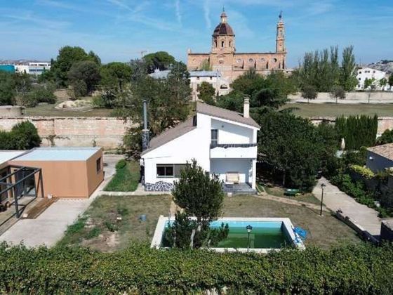 Foto 2 de Casa en venda a Valdespartera - Arcosur de 5 habitacions amb terrassa i piscina