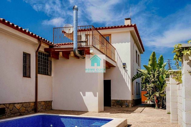 Foto 1 de Casa en venta en Mont-Roig de 4 habitaciones con terraza y piscina
