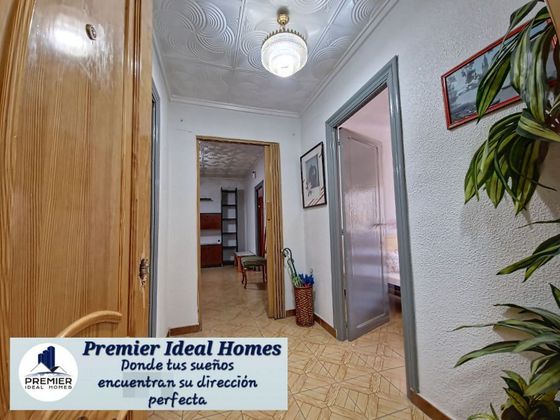 Foto 2 de Venta de casa en calle Espronceda de 5 habitaciones y 270 m²