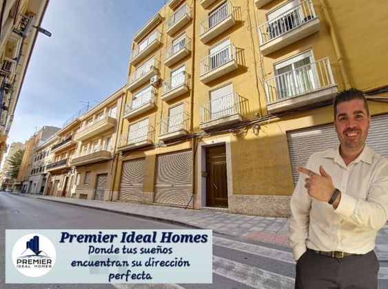 Foto 1 de Piso en venta en calle Luis Buñuel de 3 habitaciones y 99 m²
