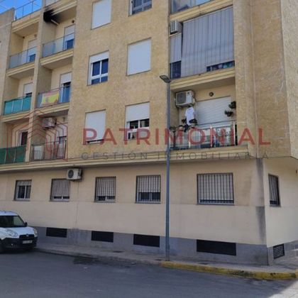 Foto 1 de Piso en venta en calle Josep Royo Villanueva de 3 habitaciones con terraza y garaje