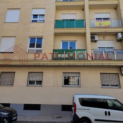 Foto 2 de Piso en venta en calle Josep Royo Villanueva de 3 habitaciones con terraza y garaje