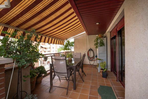 Foto 2 de Àtic en venda a Cerrillo de Maracena - Periodistas de 4 habitacions amb terrassa i piscina