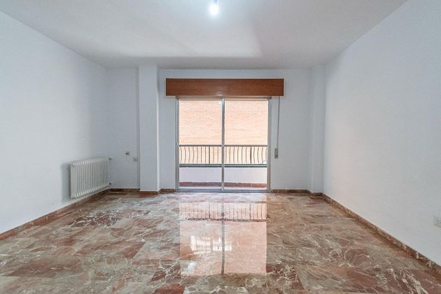 Foto 1 de Piso en venta en San Matías - Realejo de 4 habitaciones con terraza y balcón