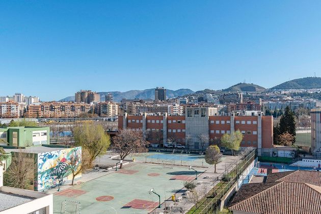 Foto 1 de Piso en venta en Camino de Ronda - Rosaleda de 2 habitaciones con terraza y aire acondicionado
