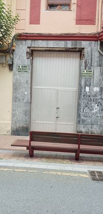 Foto 1 de Local en venda a calle Merindad de Uribe de 270 m²