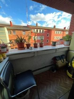 Foto 1 de Pis en venda a Basauri de 3 habitacions amb balcó i calefacció