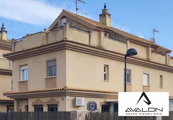 Foto 2 de Casa en venta en Aljaraque de 4 habitaciones con terraza y muebles