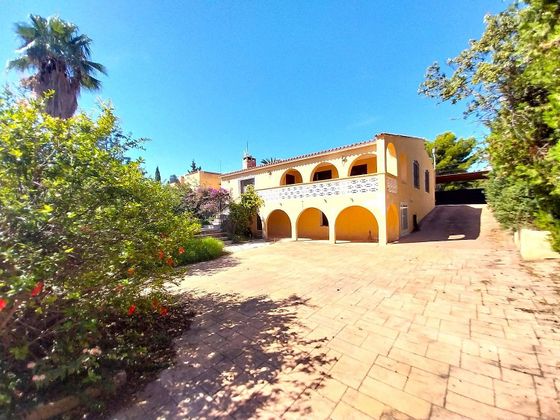Foto 1 de Casa en venda a Alfaz del Pi Pueblo-Urbanizaciones de 3 habitacions amb terrassa i piscina