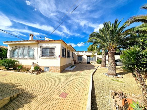 Foto 1 de Casa en venda a Alfaz del Pi Pueblo-Urbanizaciones de 3 habitacions amb terrassa i piscina