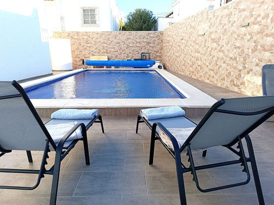 Foto 2 de Xalet en venda a calle Grove de 5 habitacions amb terrassa i piscina