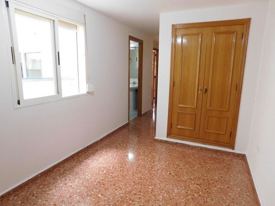 Foto 2 de Pis en venda a El Alborgí de 3 habitacions amb garatge i balcó