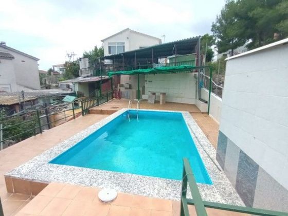 Foto 1 de Xalet en venda a Torrelles de Foix de 4 habitacions amb terrassa i piscina