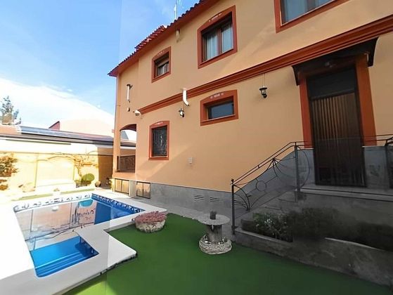 Foto 2 de Xalet en venda a Pacs del Penedès de 5 habitacions amb terrassa i piscina