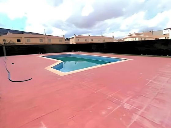 Foto 2 de Piso en venta en Sant Martí Sarroca de 4 habitaciones con terraza y piscina