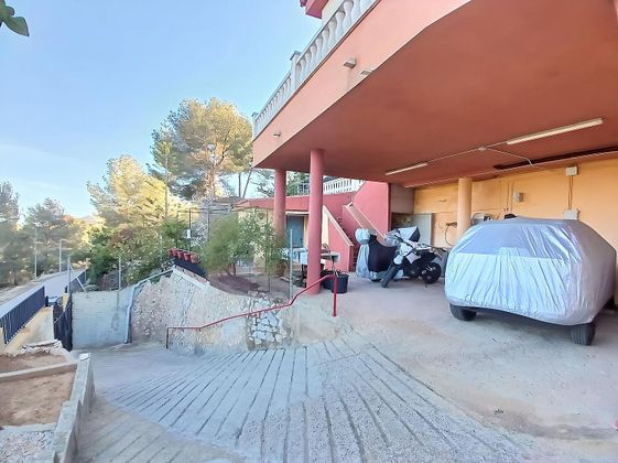 Foto 2 de Chalet en venta en Castellet i la Gornal de 3 habitaciones con terraza y garaje
