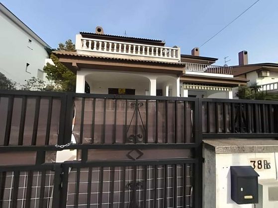 Foto 2 de Casa adossada en venda a Segur de Calafell de 4 habitacions amb terrassa i jardí