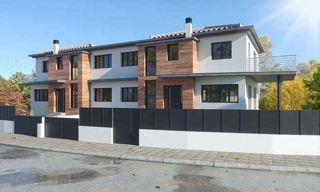Foto 1 de Casa en venta en Avinyonet de Puigventós de 4 habitaciones con terraza y garaje