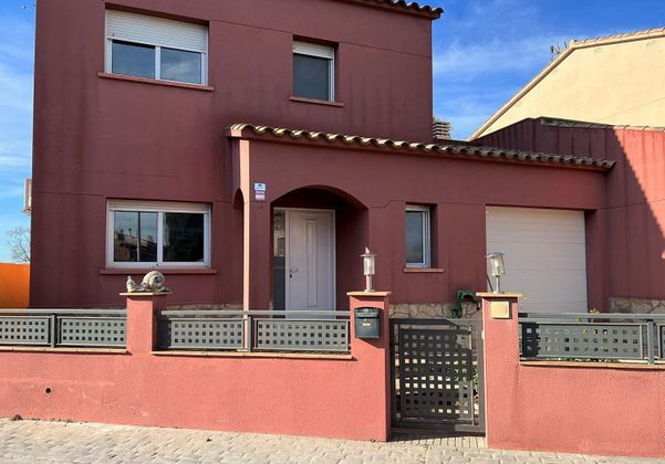 Foto 1 de Casa en venda a Torroella de Fluvià de 4 habitacions amb terrassa i piscina