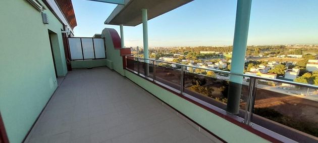 Foto 2 de Venta de ático en El Cano - Los Bermejales de 2 habitaciones con terraza y piscina