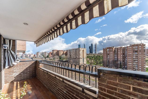Foto 1 de Pis en venda a La Paz de 4 habitacions amb terrassa i garatge