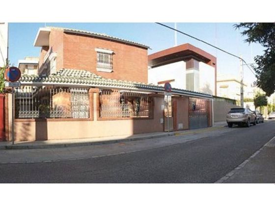 Foto 1 de Xalet en venda a Nervión de 5 habitacions amb terrassa i garatge