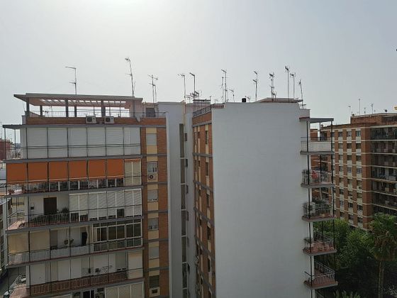 Foto 2 de Piso en venta en Los Remedios de 5 habitaciones con terraza y aire acondicionado