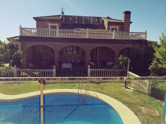 Foto 1 de Xalet en venda a Pedro Lamata - San Pedro Mortero de 7 habitacions amb terrassa i piscina