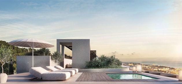 Foto 2 de Xalet en venda a calle Nagüelesmilla de Oro Marbella de 4 habitacions amb terrassa i piscina
