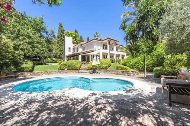 Foto 1 de Xalet en venda a calle Marbella de 5 habitacions amb terrassa i piscina