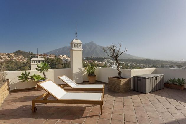 Foto 1 de Venta de piso en calle Aloha Marbella Nueva Andalucia de 3 habitaciones con terraza y piscina
