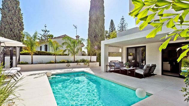 Foto 1 de Xalet en venda a calle Nueva Andalucia Marbella de 4 habitacions amb terrassa i piscina