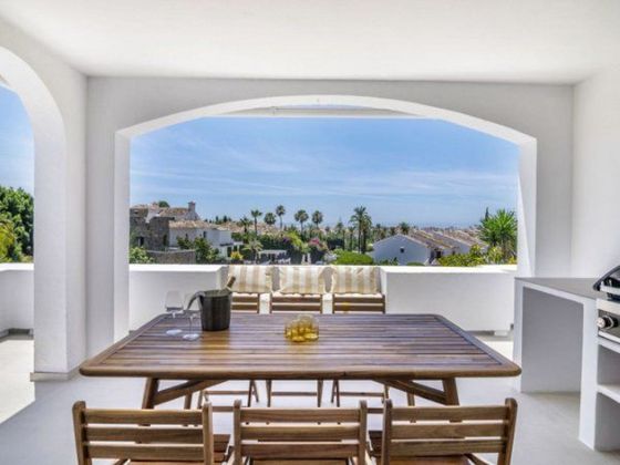 Foto 1 de Pis en venda a calle Nueva Andalucia Marbella de 3 habitacions amb terrassa i piscina