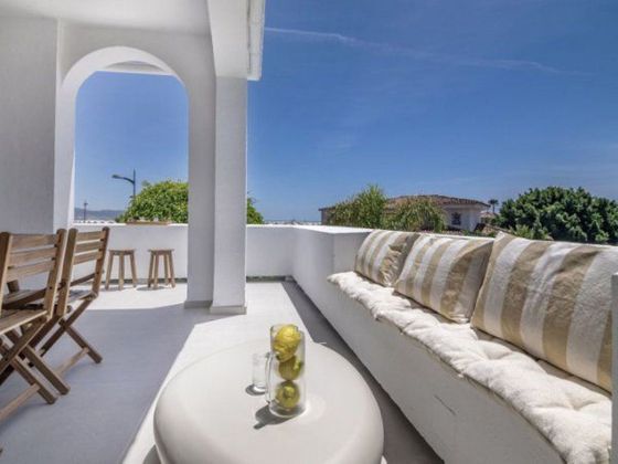 Foto 2 de Pis en venda a calle Nueva Andalucia Marbella de 3 habitacions amb terrassa i piscina