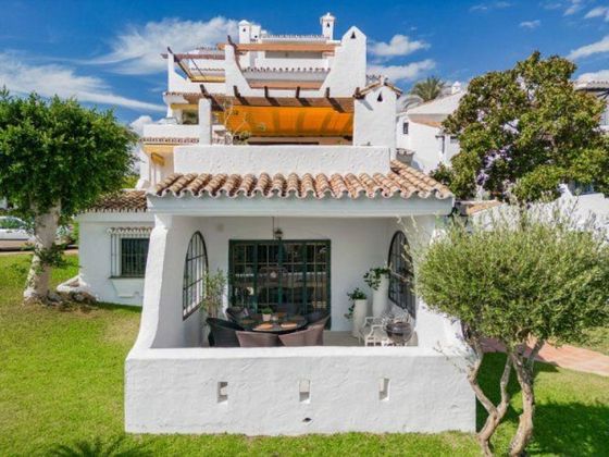 Foto 2 de Piso en venta en calle Nueva Andalucia Marbella de 3 habitaciones con terraza y piscina