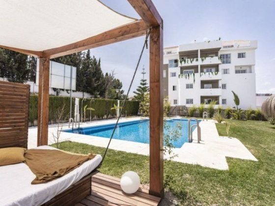 Foto 2 de Ático en venta en calle Nueva Andalucia de 2 habitaciones con terraza y piscina