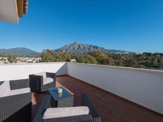 Foto 1 de Ático en venta en calle Nueva Andalucia de 2 habitaciones con terraza y piscina