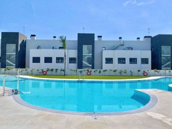 Foto 1 de Pis en venda a avenida Sierra de Las Nieves de 3 habitacions amb terrassa i piscina