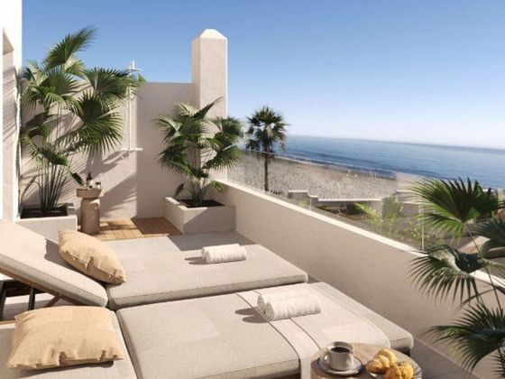 Foto 1 de Casa adossada en venda a calle Marbella de 3 habitacions amb terrassa i piscina