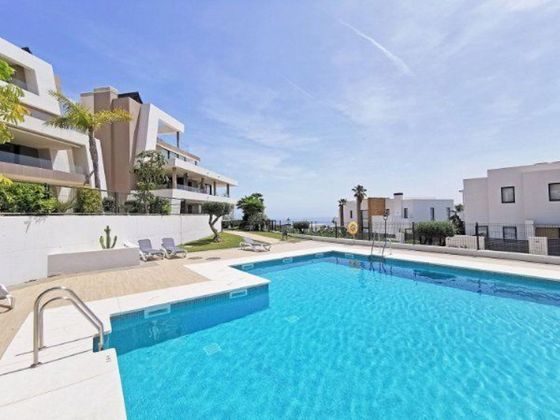 Foto 1 de Pis en venda a calle Elviria Cabopino de 3 habitacions amb terrassa i piscina
