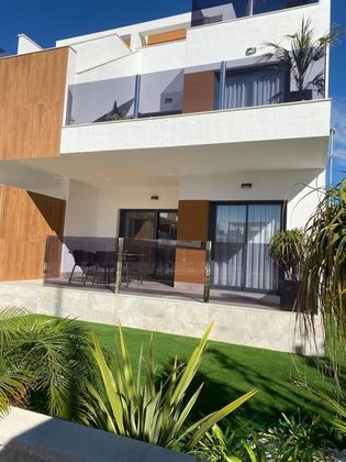 Foto 2 de Venta de piso en calle Comunidad Madrileña de 2 habitaciones con terraza y piscina