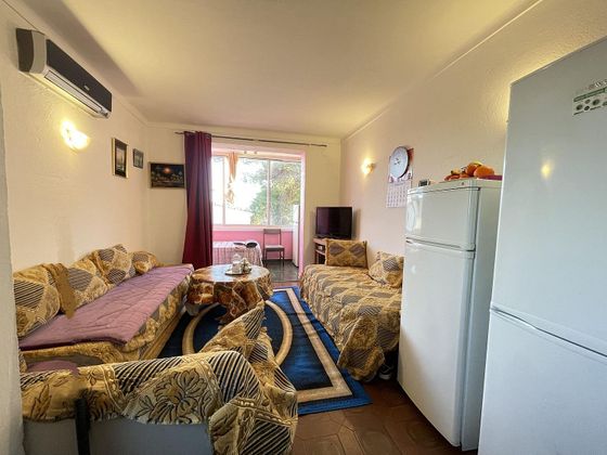 Foto 2 de Piso en venta en pasaje Montiro de 2 habitaciones con aire acondicionado