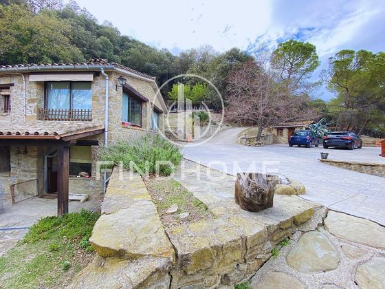 Foto 2 de Casa rural en venda a Sant Miquel de Campmajor de 5 habitacions amb terrassa i piscina