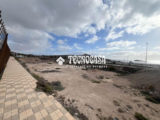 Foto 2 de Venta de terreno en Playa de Arinaga de 2292 m²