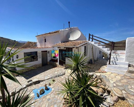 Foto 1 de Venta de casa rural en Cantoria de 3 habitaciones con terraza y piscina