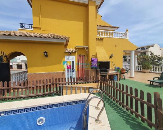 Foto 1 de Chalet en venta en Huércal-Overa de 4 habitaciones con terraza y piscina