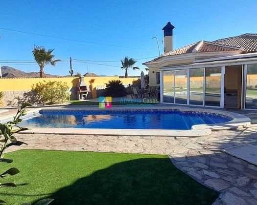 Foto 1 de Xalet en venda a Arboleas de 3 habitacions amb piscina i jardí